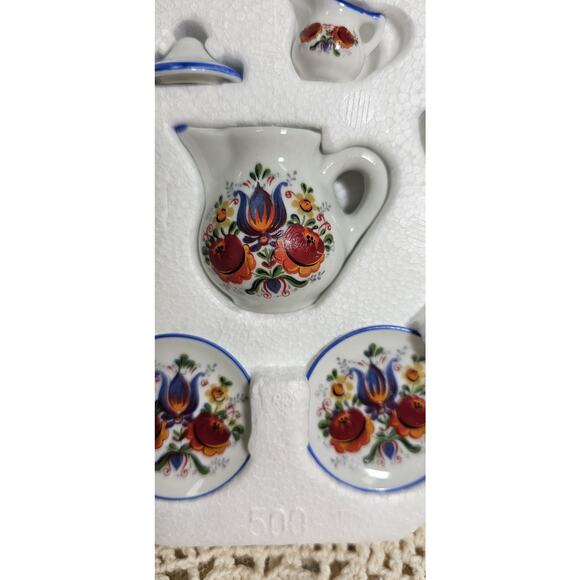 Reutter Miniature Floral Porcelain Tea Set - Picture 5 of 10
